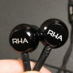 RHA MA450i eartips of iPhone friendly earphones